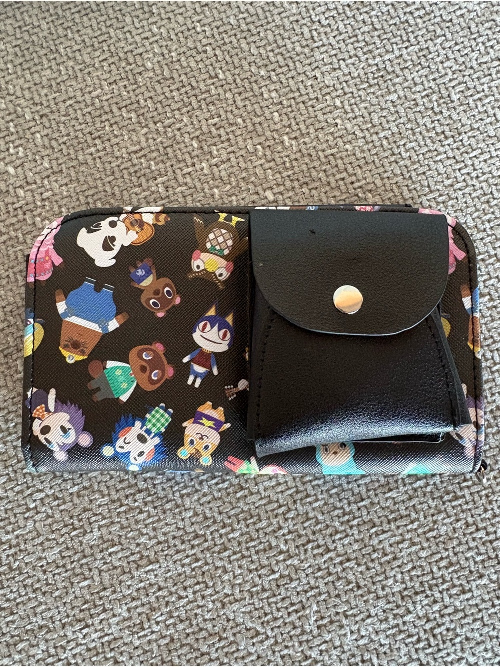 Animal Crossing Print Black Wallet with exterior pocket
